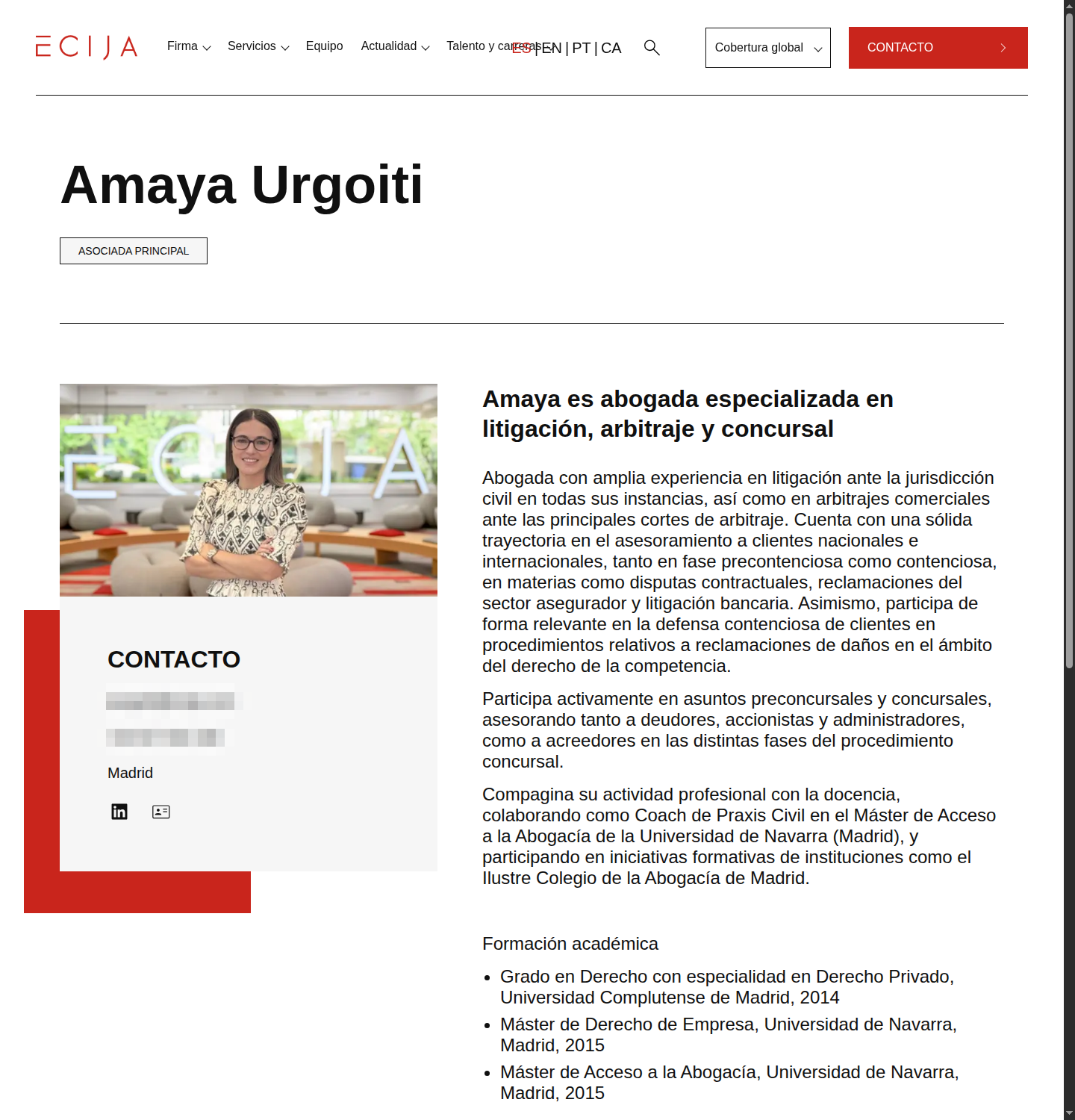 Fitxa d'una advocada d'Ecija amb foto, càrrec, especialitat, ubicació, LinkedIn i formació acadèmica amb número de col·legiat, com a exemple de senyals E-E-A-T
